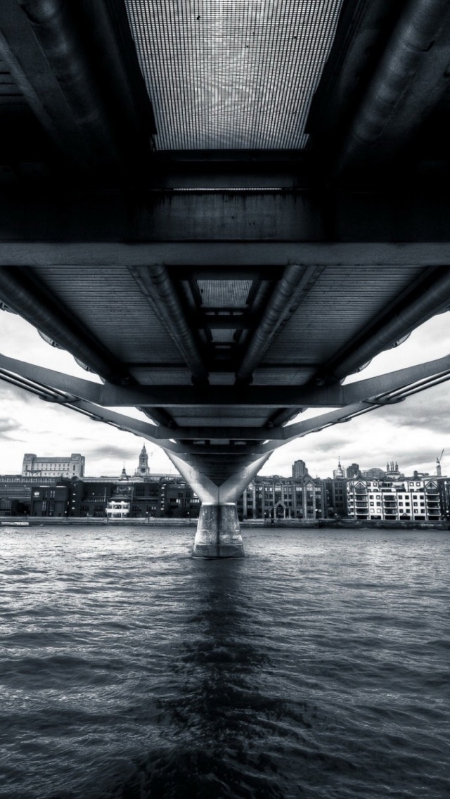 0010 London Bridges